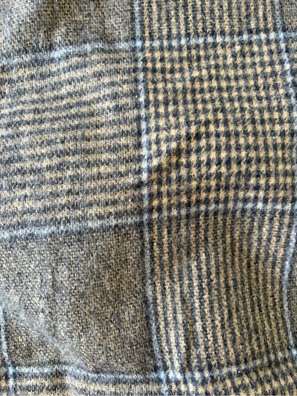 Zara Houndstooth Cozy Plaid Scarf in Brown and Black